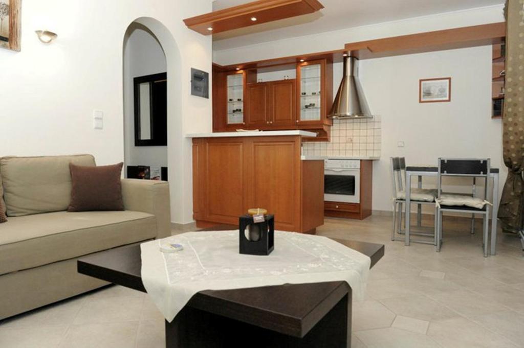 Hotel Aerolithos Adamantas  Habitación foto
