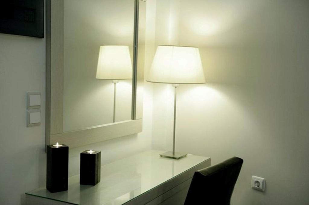 Hotel Aerolithos Adamantas  Habitación foto